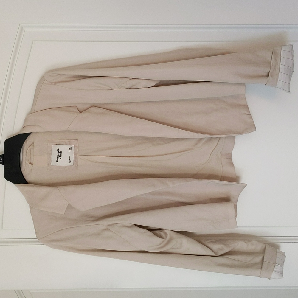 Abercrombie & Fitch Beige Cropped Blazer